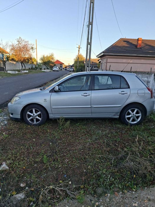 Vând TOYOTA COROLA 1.4, 2004, benzina, PENTRU PIESE