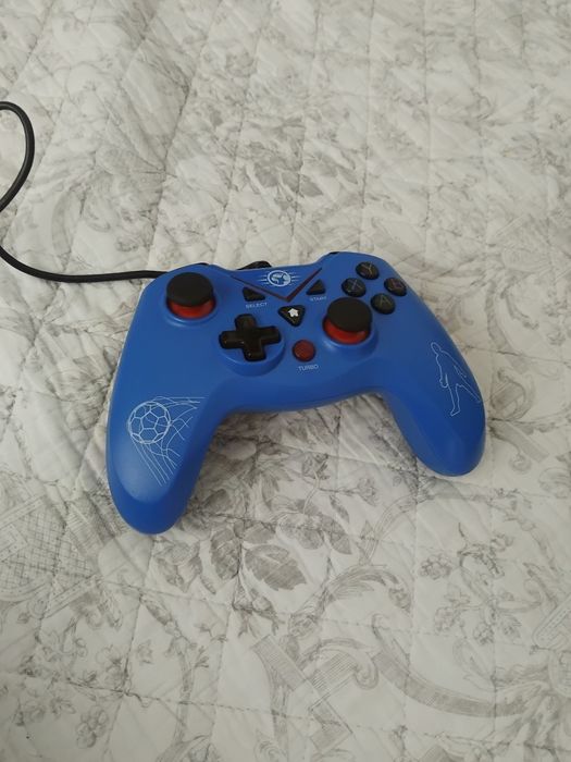 Vând controller pentru Pc + cadou
