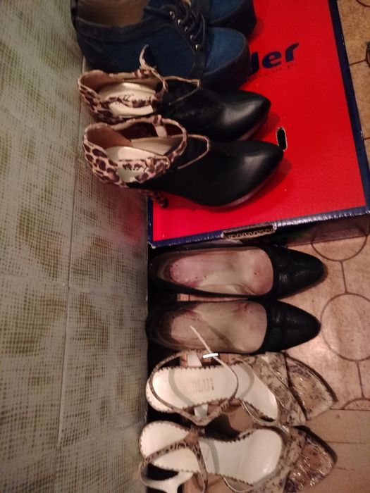 Продавам дамски обувки с висок ток