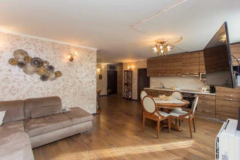 Продаваме Четиристаен Апартамент В Дианабад.