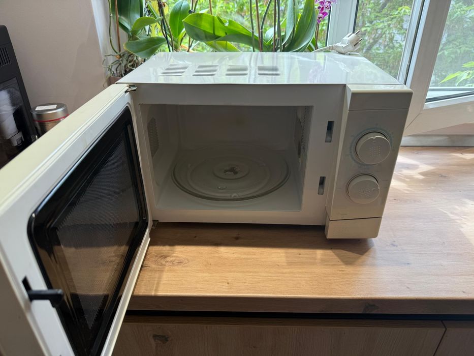 Cuptor cu microunde Elite EMO-1903