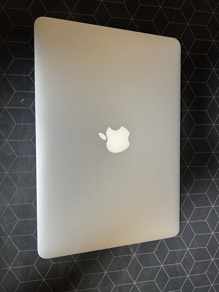 MacBook  Pro  13