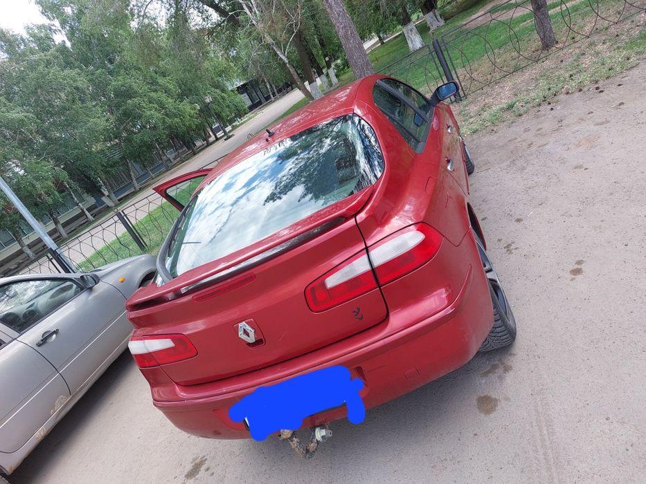 Автомобиль рено 2001