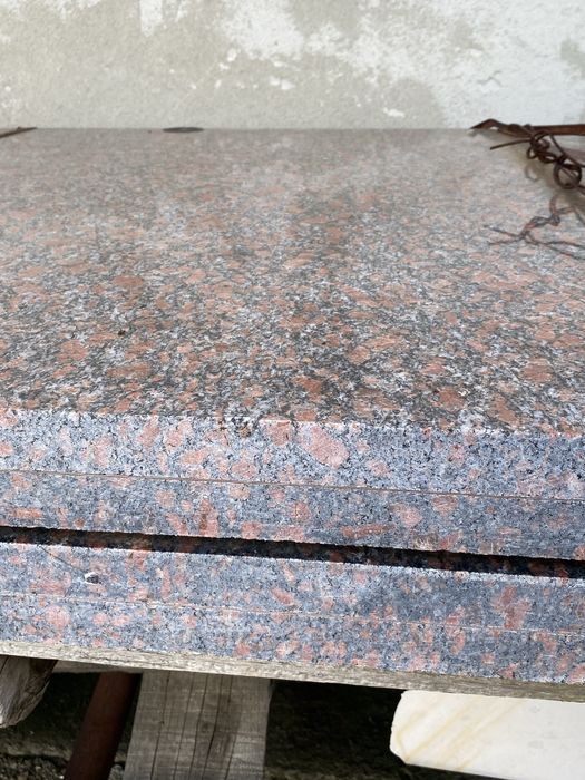 Placi de granit natural rosu-multicolor