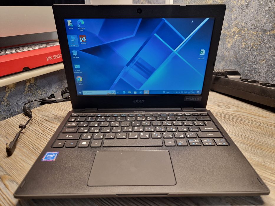 Компакнтный ноутбук Acer TravelMate B118-M