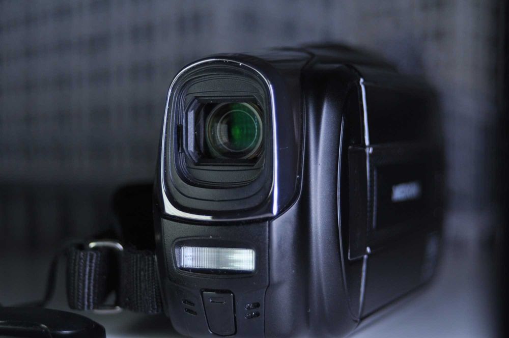 Видеокамера Medion MD 86652 с тъчскрийн. Работи със SD cards.