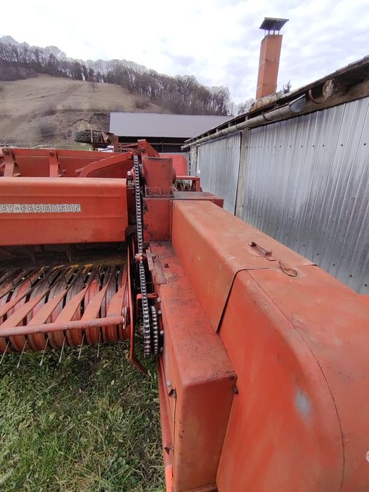 De vânzare presă de balotat Massey Ferguson 20-8