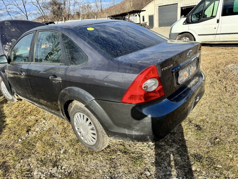 Dezmembrari/Ford Focus 2 1.6  benzina