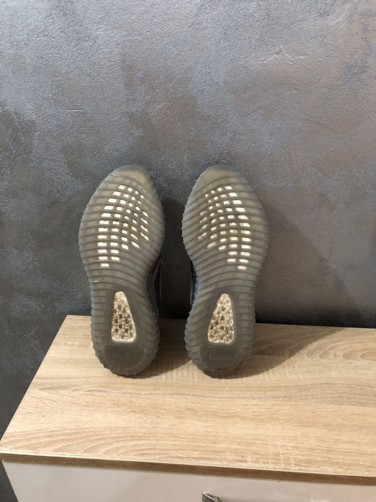 Adidas Yeezy Boost 350 V2 Beluga