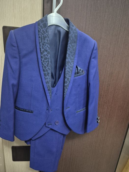 Продам костюм детский