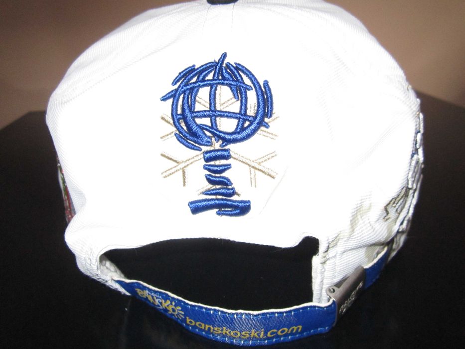 колекционерска бяла шапка за световната купа по ски в Банско