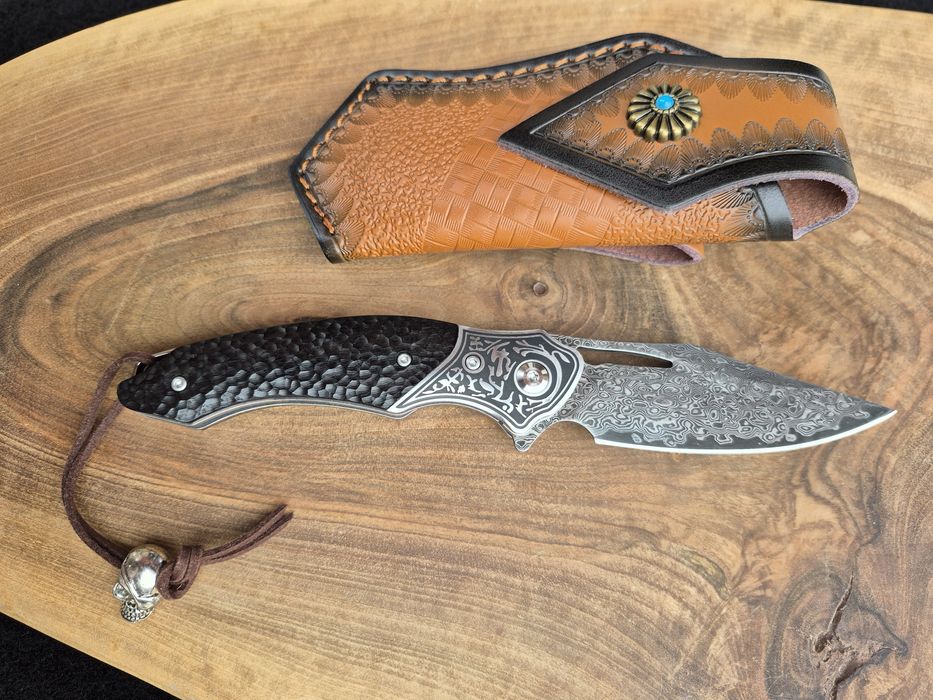 Уникален сгъваем нож дамаска стомана с кожена кания