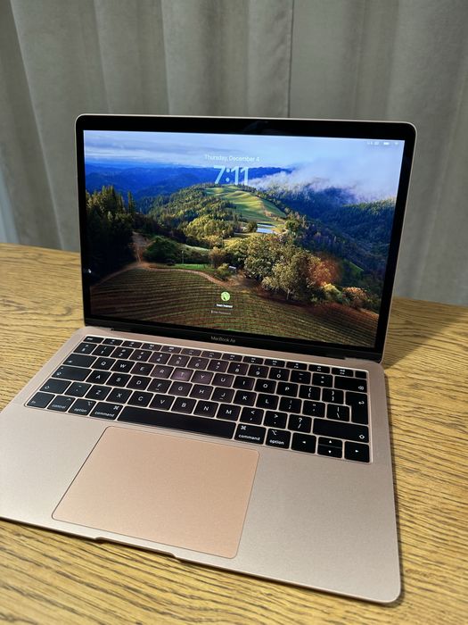 MacBook Air 13” 2019 gold