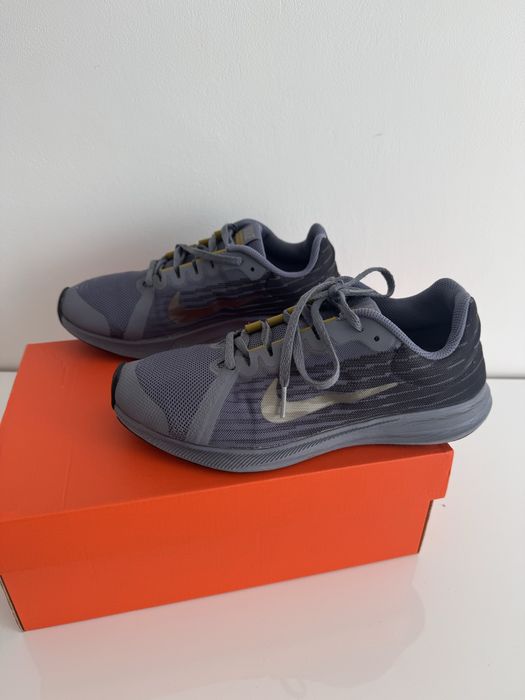 Дамски маратонки Nike