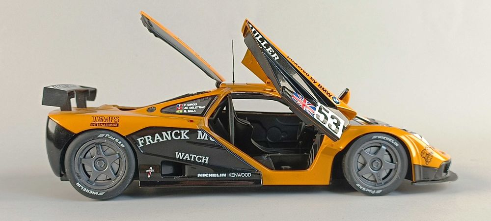 Machetă auto McLaren F1 GTR UT Models scara 1/18