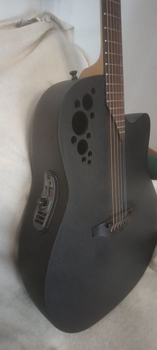 Vând chitară electroacustică Ovation Elite 2078TX