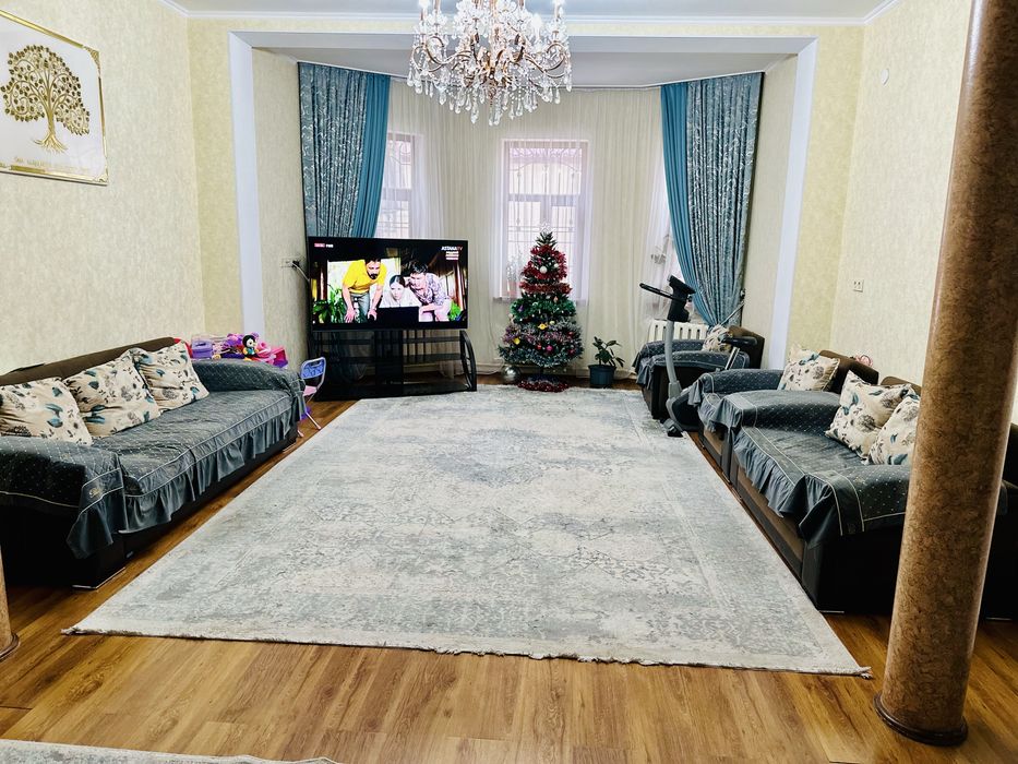 Продается ковер 5м* 3м  и. дорожка 8м*1,5 м в комплекте