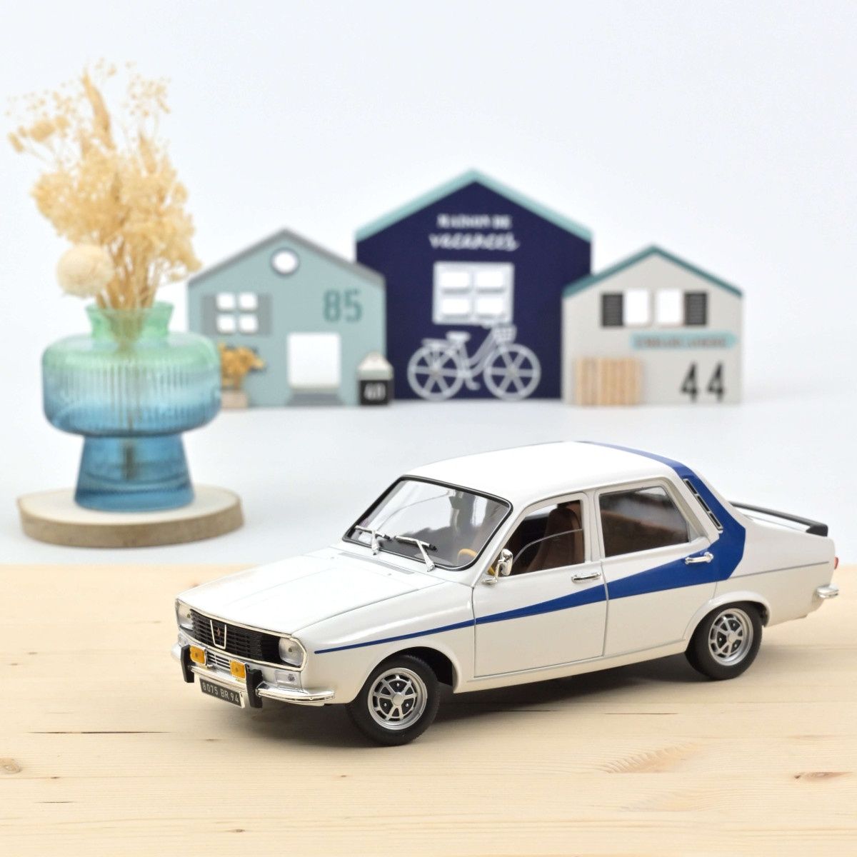 Macheta Renault 12 1984 White and Blue 1:18,Norev