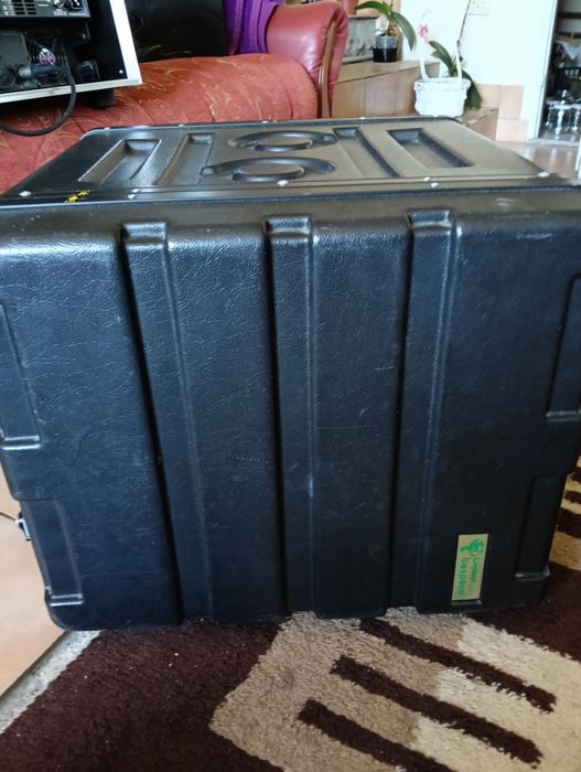 Rack case 8u sau schimb cu ceva mai mic