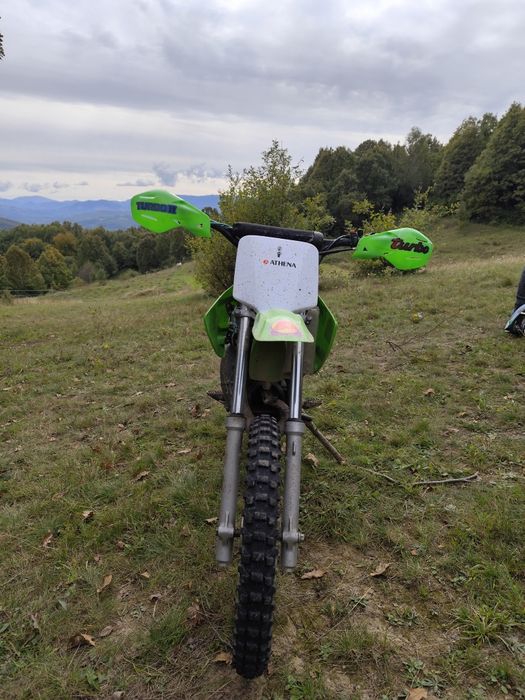 Vînd cross kavasaki de 65cc cu cilindru mărit la 82cc
