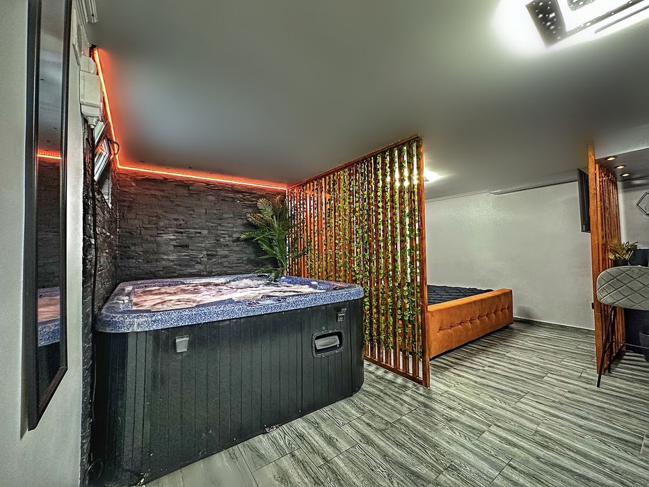 Cazare Studio Spațios de Lux cu Jacuzzi Profesional Ultra Central
