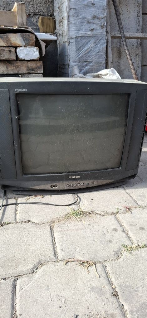 Все по 5 тысяч.чтото работает что-то на запчасти