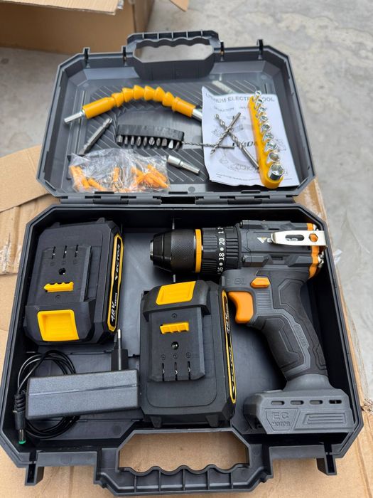 Шурупаверд безшотичний Vector 48v