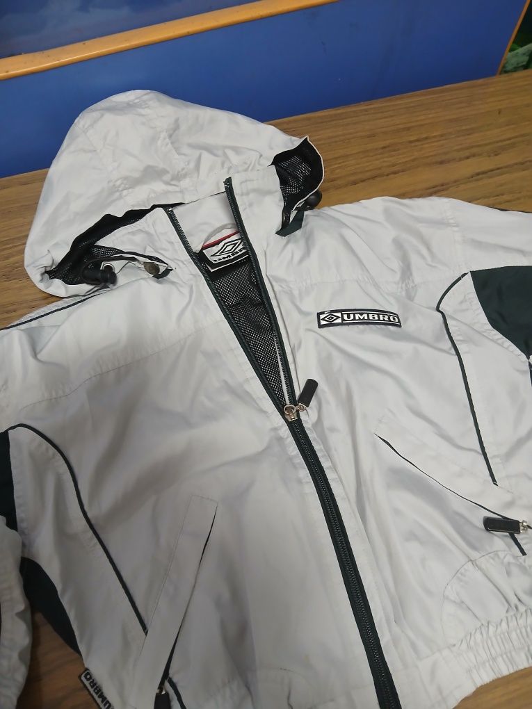 Тънко яке UMBRO,