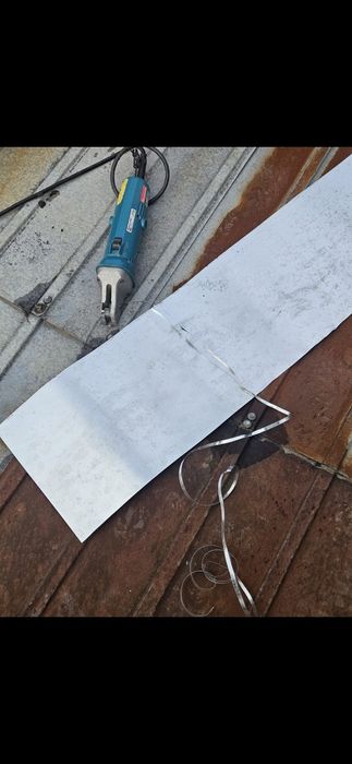 Foarfeca de taiat tabla makita js1670