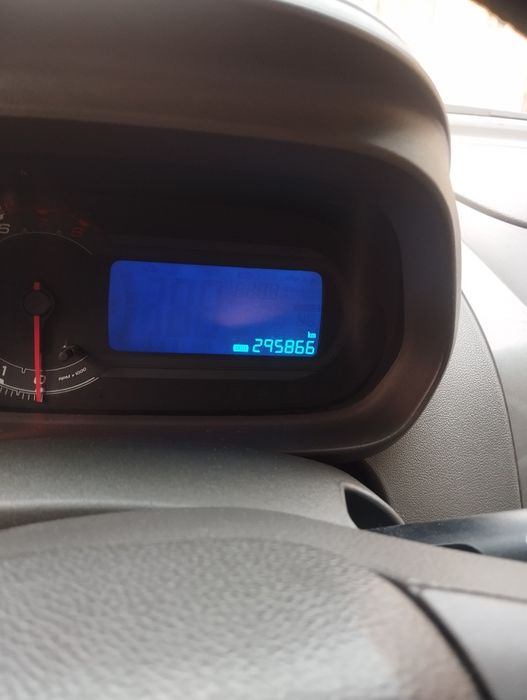 Продаю свой кобальт 1 евро. КПП механика