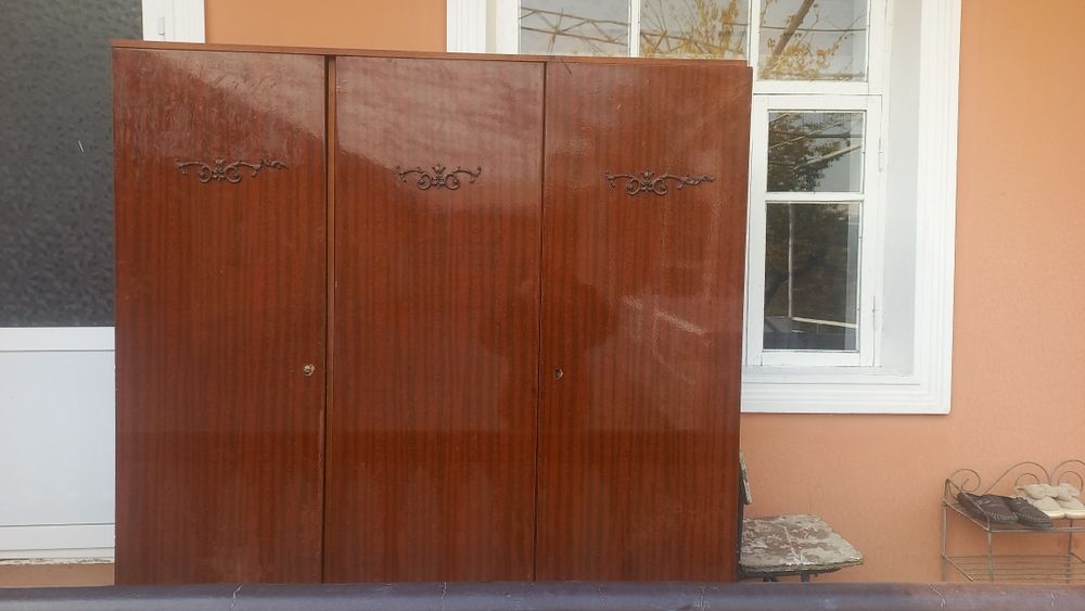 Шкаф, тортмалари бор