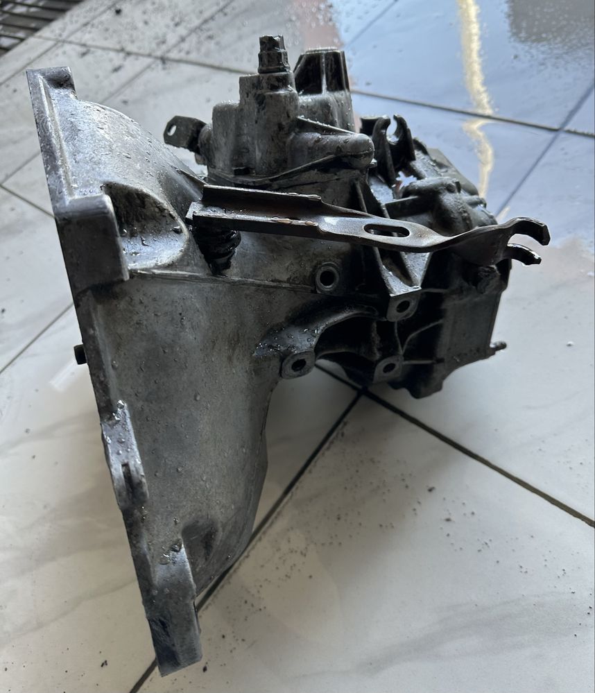 Коробка Опель Вектра А 1.6 (F13)