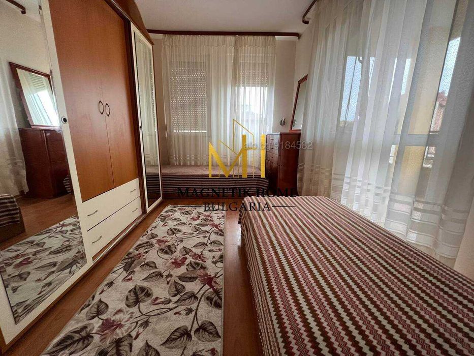 Тристаен етаж от къща със собствен двор, градина и в ж.к. Сарафово