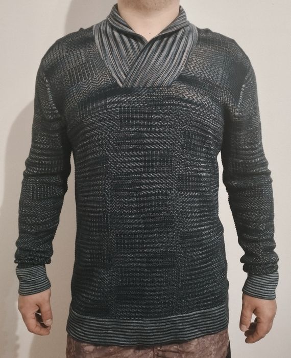 Pulover Armany Exchange mărime XL și NFL mărime L