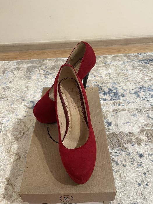 Туфли почти новые 36,37 размер