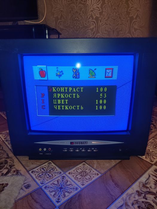 Продаю телевизор REDSTAR