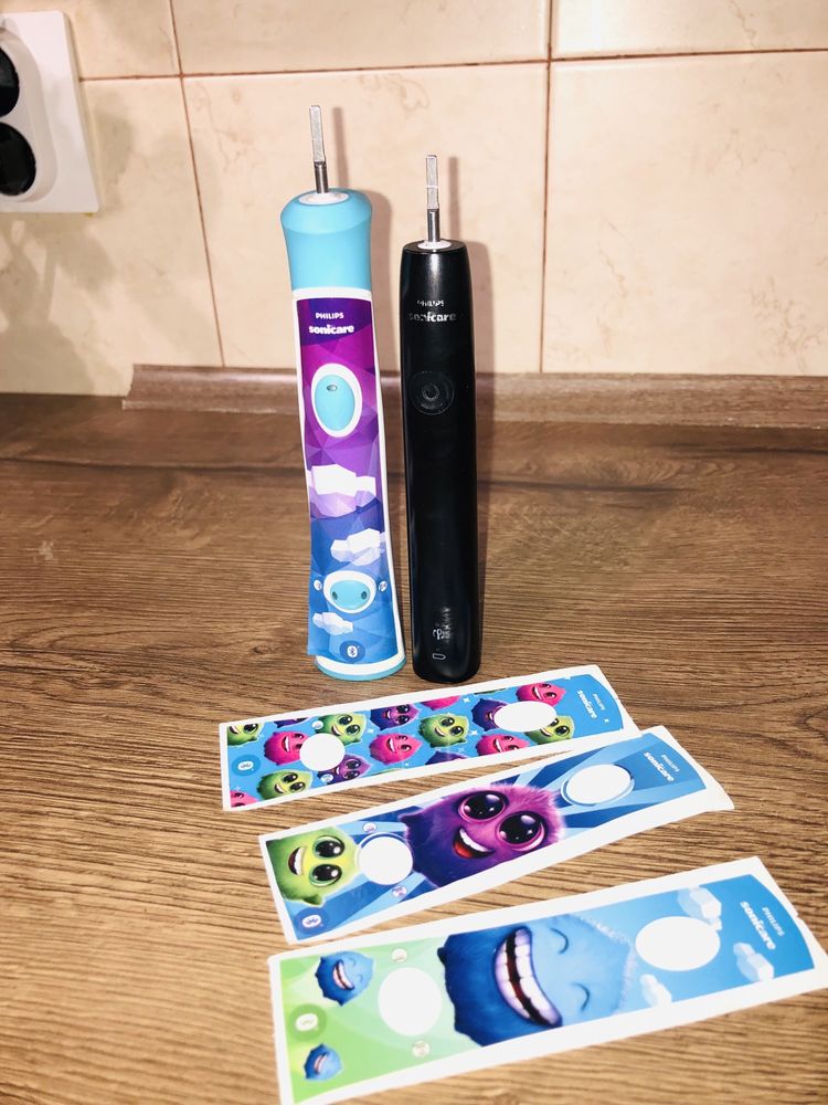Philips sonicare електрически четки с накрайници подарък