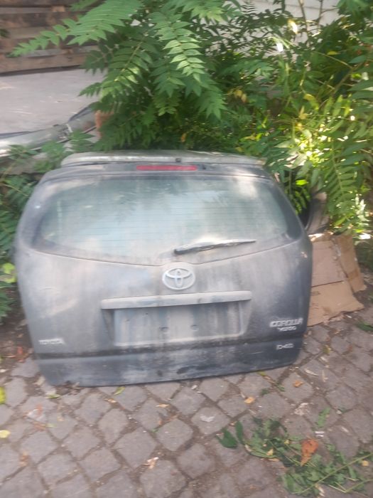 Заден капак за Toyota Corolla Verso от и две втора и нагоре