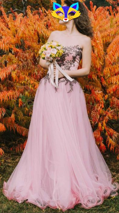 Rochie de nuntă trandafiriu,tull si broderie,marimea 38