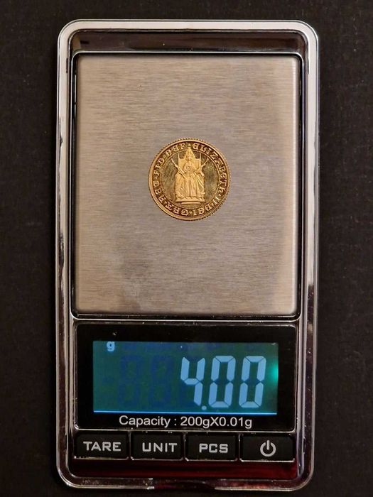 Златна Монета Петорен Британски Суверен 2005 и 2002, 1 и 1/2 суверен