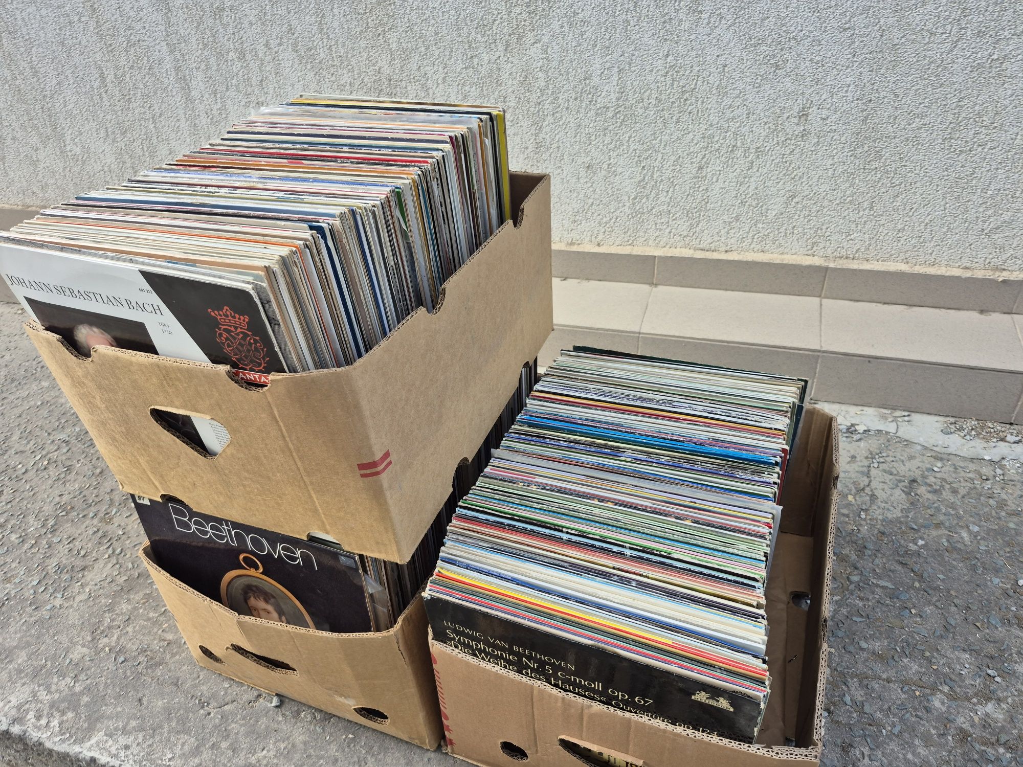 Lot Discuri Vinil colectie 200 in stare buna cu muzica clasică 

- Tot