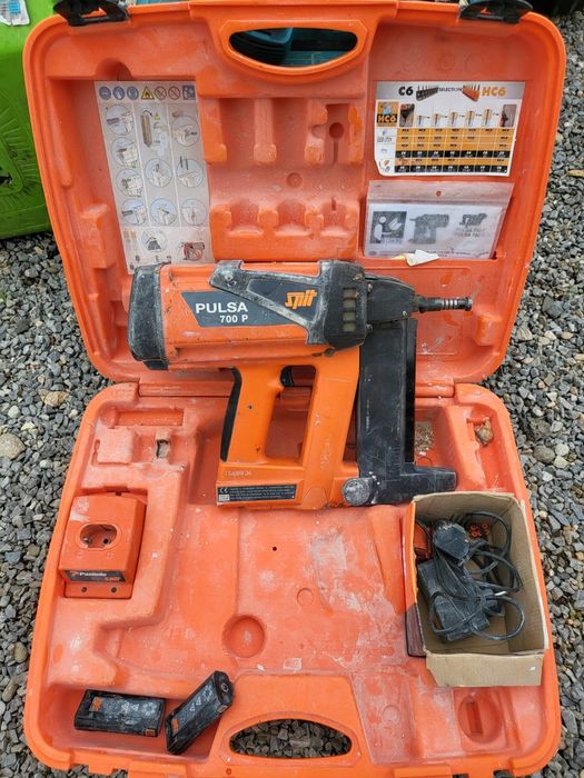Pistol puscat cuie beton Șpiț Pulsa 700 P