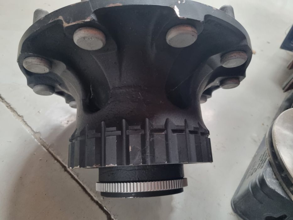 Butuc cu rulmenți int 60 axa față volvo