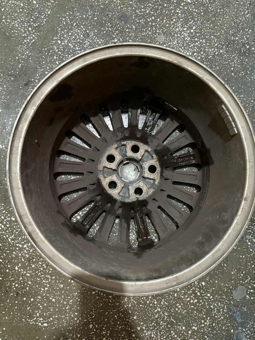 Vând set jante Ford r16