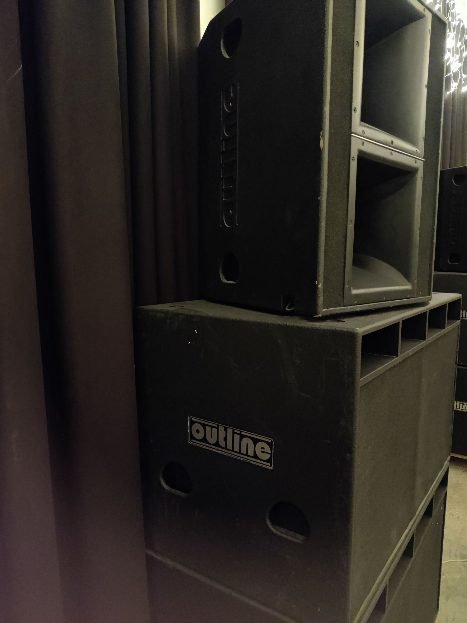 Sistem audio sonorizare sunet discoteca club outline
