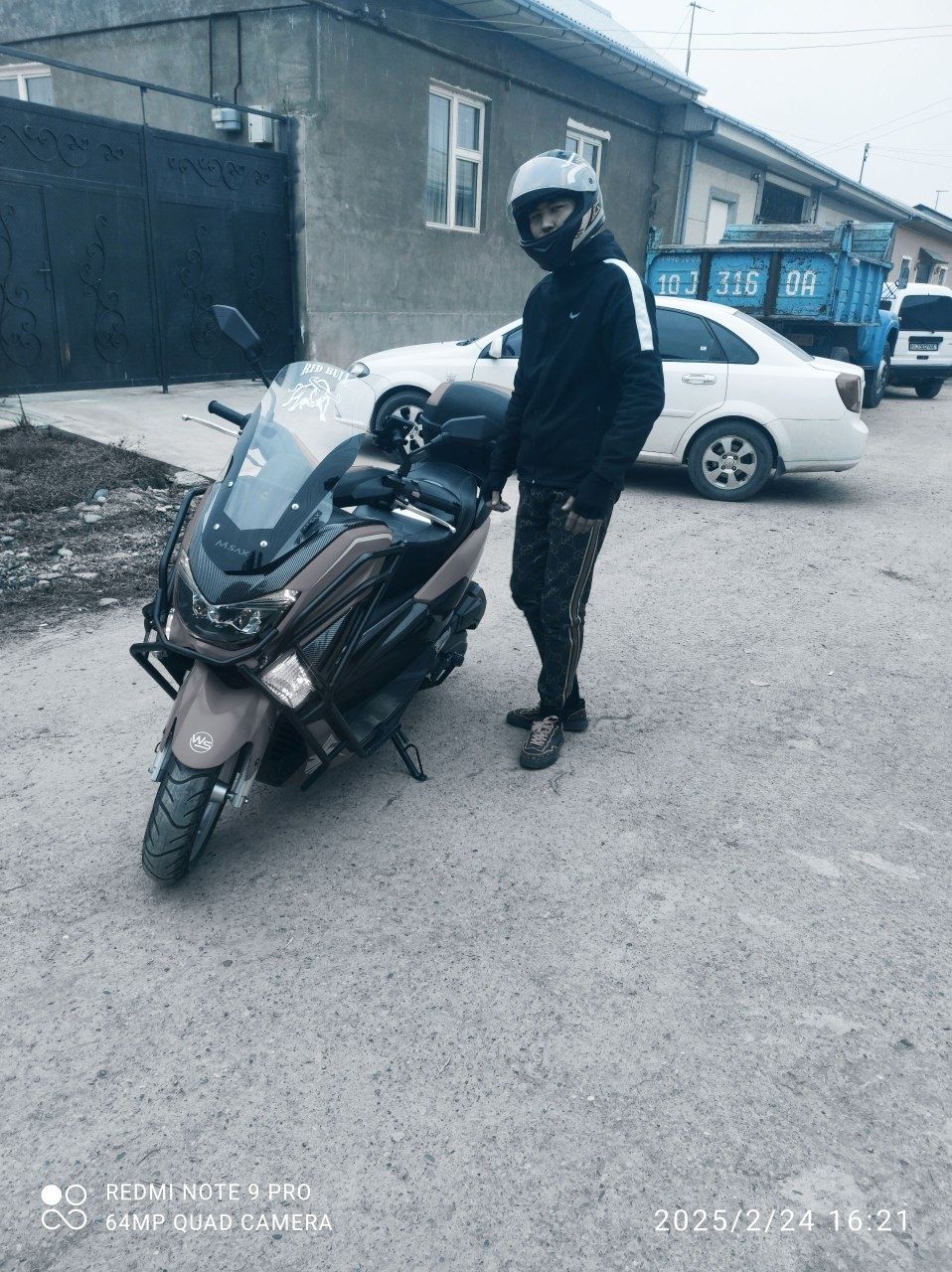 Skuter 175 kub mator ocilmagan holati zor d. t. p bomagan