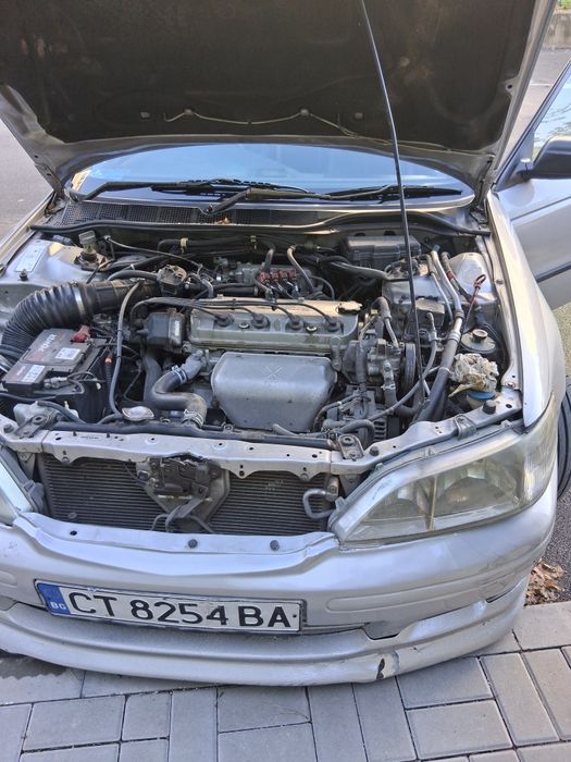 Продавам лек автомобил