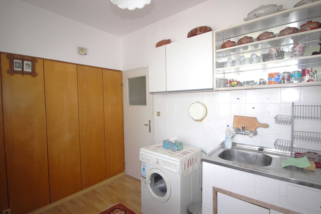 Продава се Тристаен апартамент в Габрово, Младост - 80 кв.м за 619 €/кв.м - Снимка #9