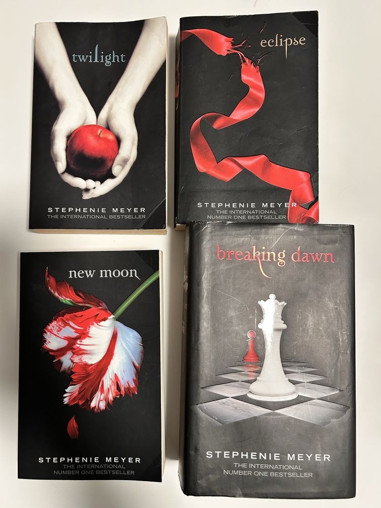 Seria Twilight de Stephenie Meyer in limba engleza