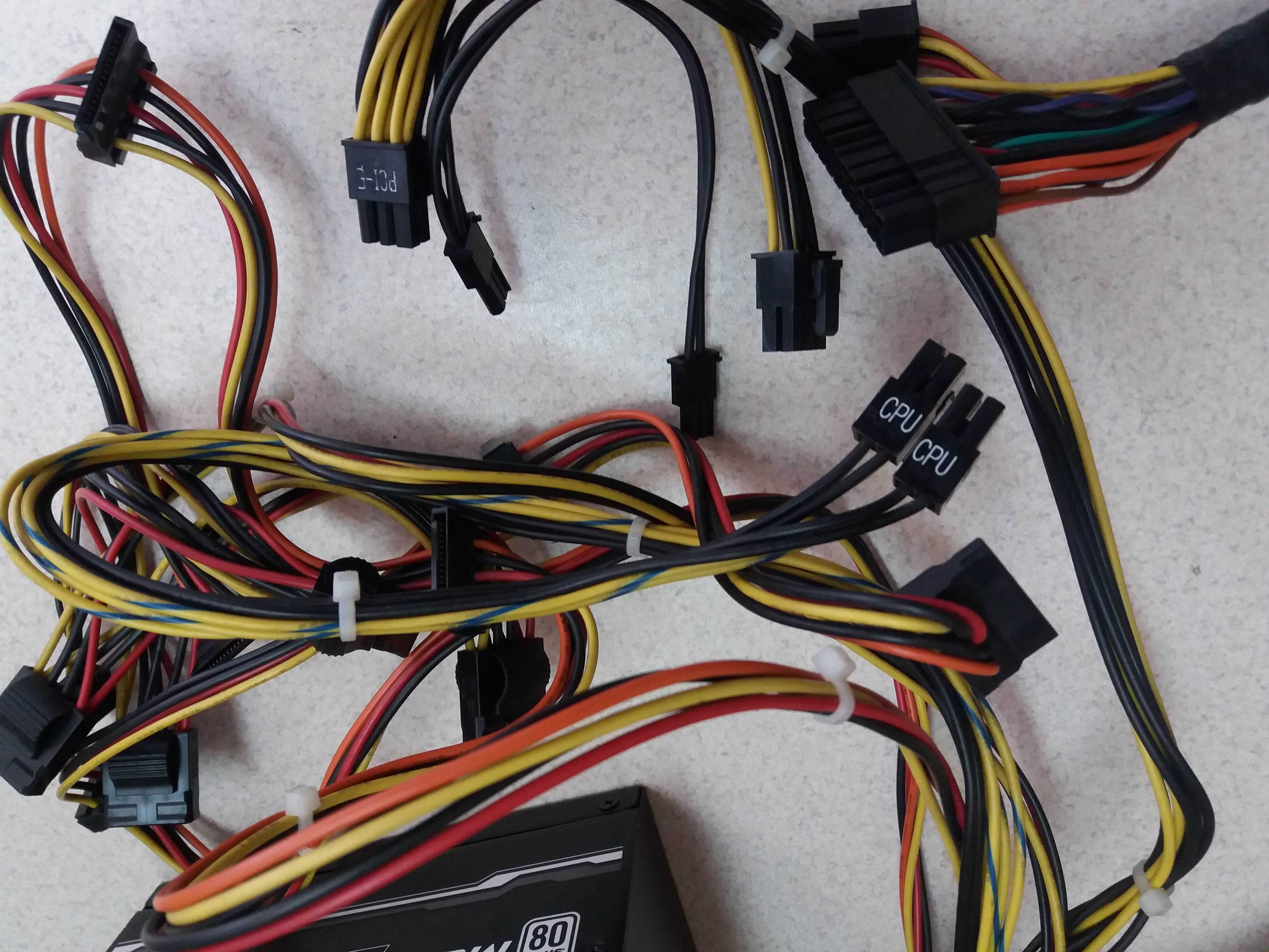 Захранване за компютър Thermaltake SMART 630W